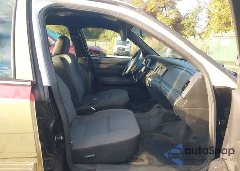 2011 Ford Crown Victoria Police Interceptor из США, поврежденный, VIN 2FABP7BV5BX123826